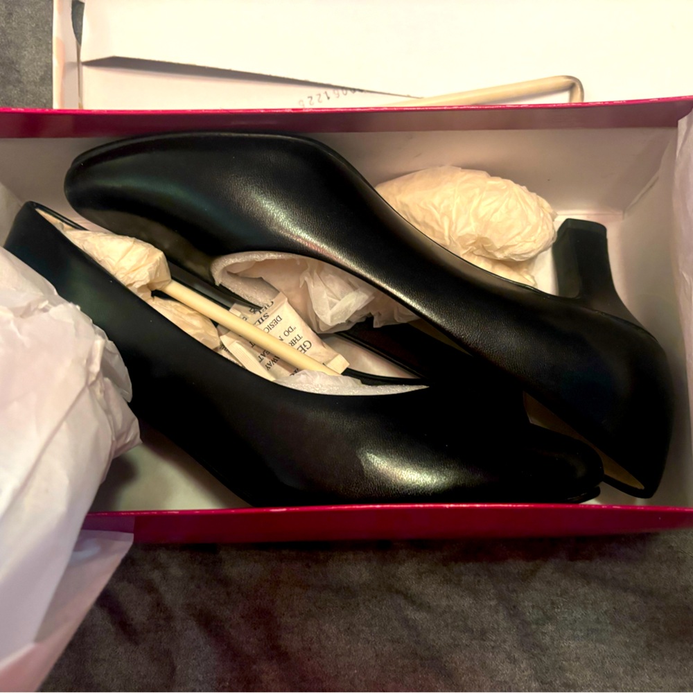 NEW So Soft black mid-heel 9.2.5 comfort pumps size 9.5 with box